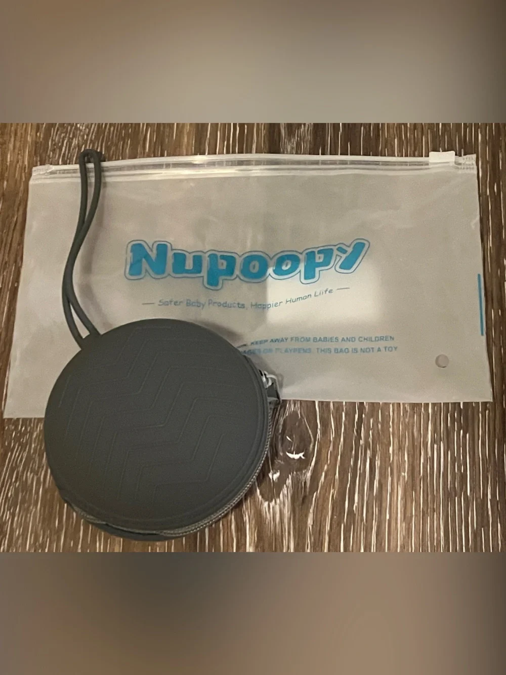 Kids Gray Silicone Round Jewelry Case with Wrist Strap